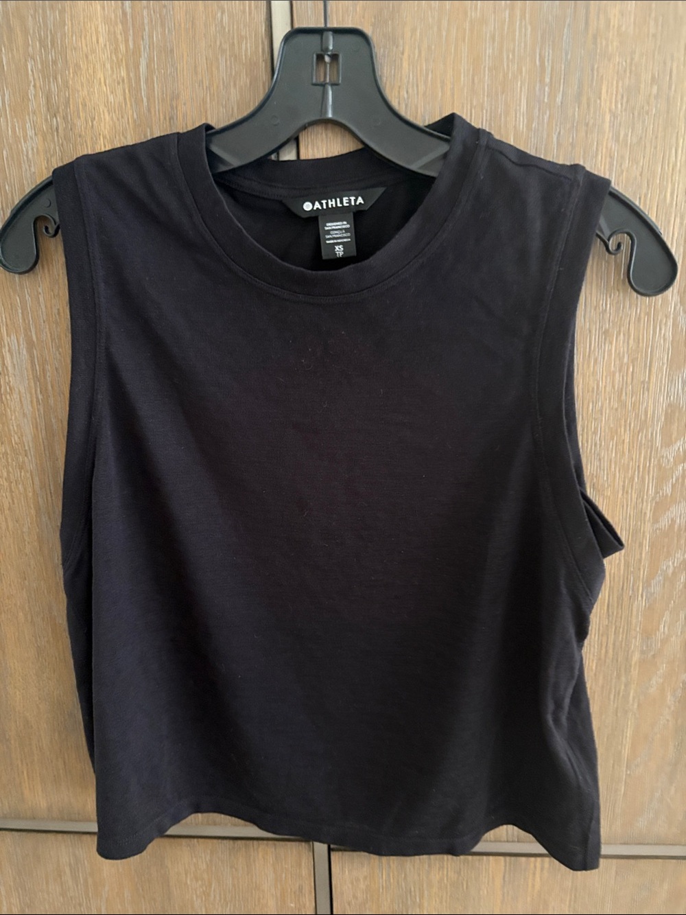 Athleta Black Sleeveless Cropped Tank